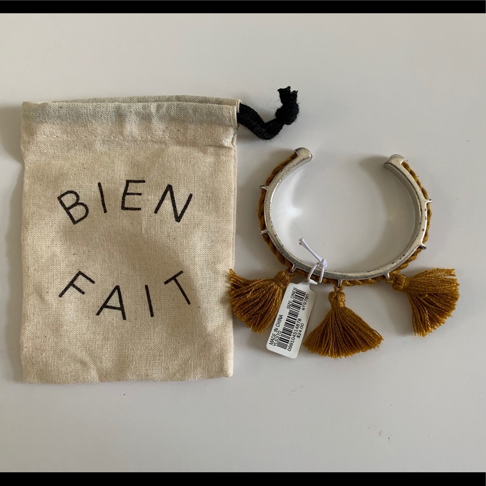 ✨HP✨- NWT Madewell Silver/Beige Tassel Bracelet